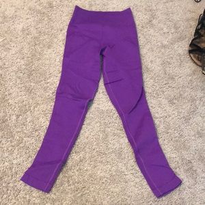 Lululemon size 6 workout pants never worn!